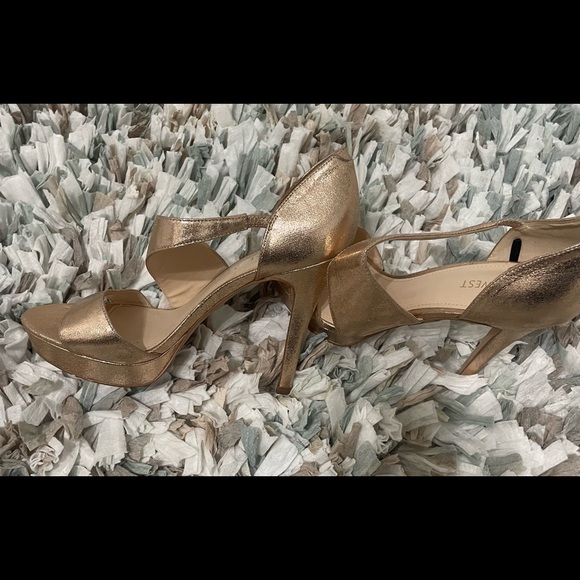 Shoes - Picture 4 of 4